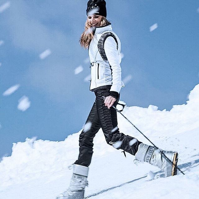 #Fashion usually goes straight down hill when #skiing. ⛷ Want amazing ...